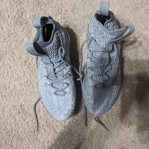 Nike Shoes - Youth Basketball